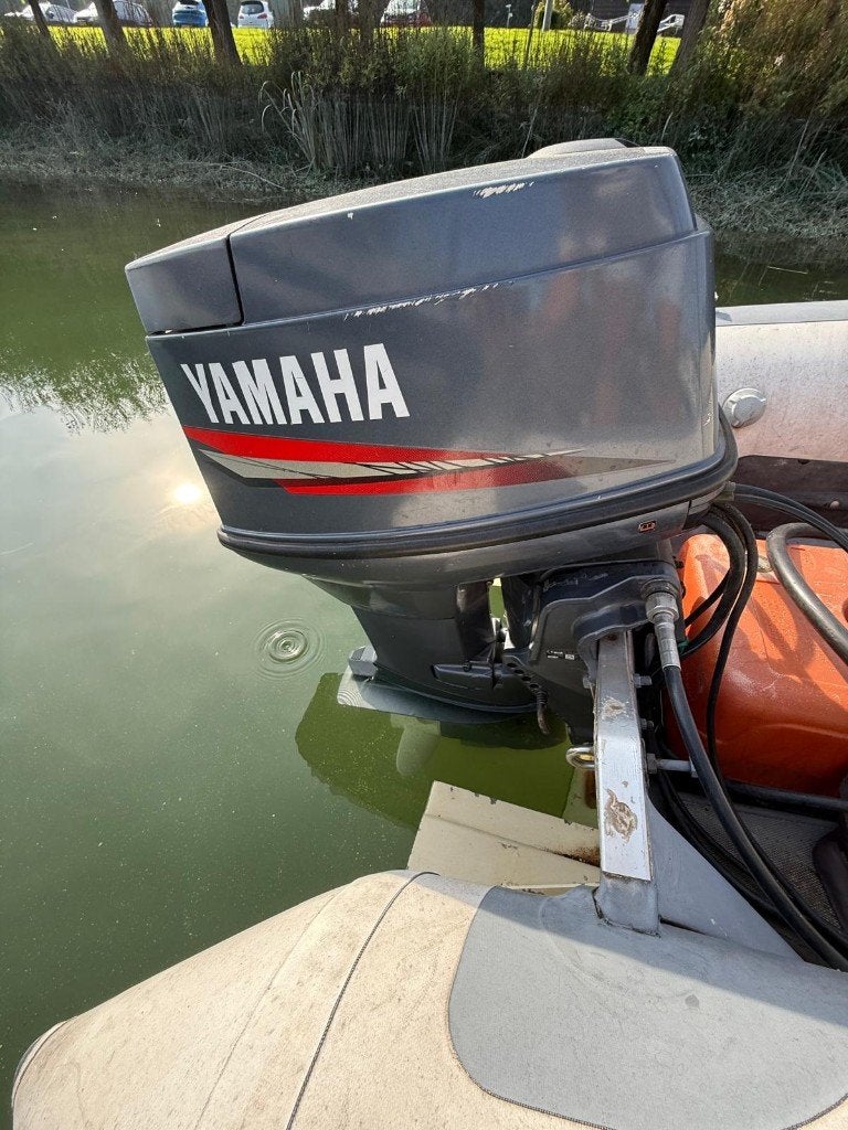 Foto 3 van Avon Seasport 320 met 50 pk yamaha