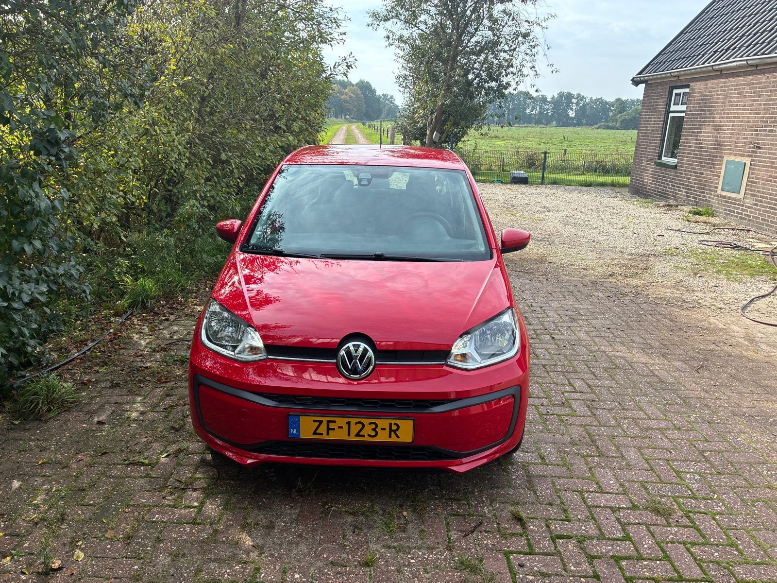 Volkswagen Up! met schade achter scherm, Auto diversen, Ophalen, Volkswagen, Handgeschakeld, Benzine