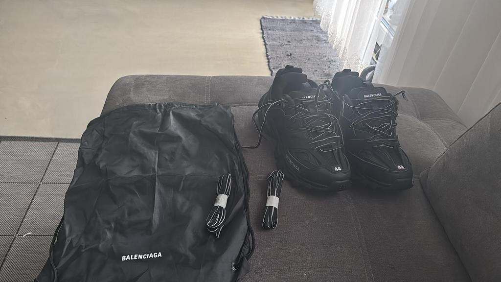 Balenciaga tracks met accesoires maat 44, Kleding | Heren, Schoenen, Zwart, Nieuw, Ophalen of Verzenden, Sneakers of Gympen