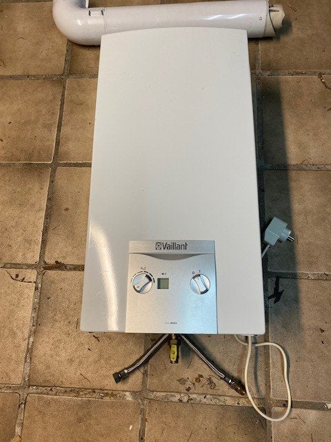badgeiser verkocht, Aardgas, Zo goed als nieuw, Minder dan 20 liter, 3 t/m 5 jaar oud