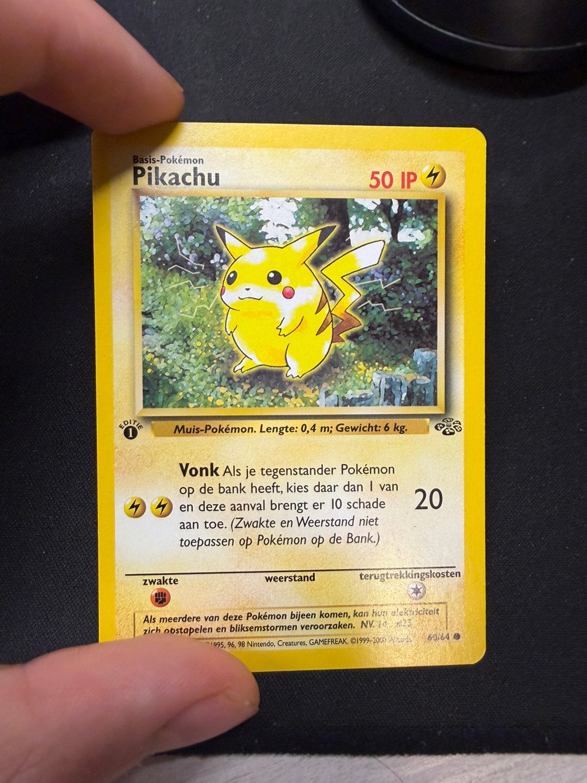 Pikachu Basis Pokémon Kaart - Vintage (1999-2000), Ophalen of Verzenden, Gebruikt, Losse kaart
