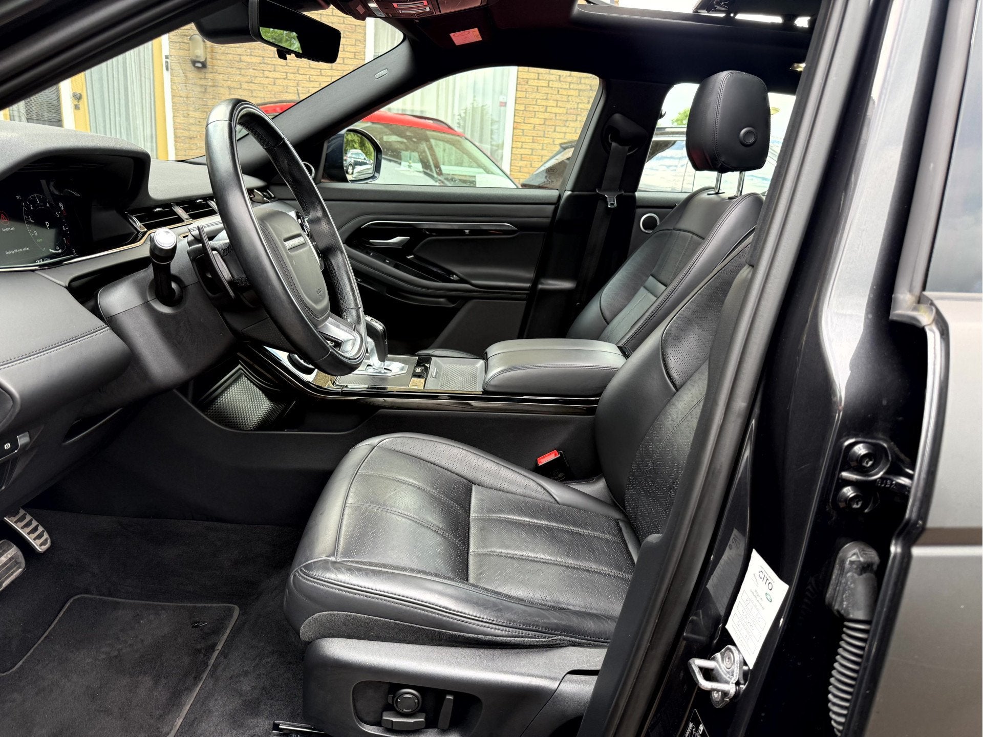 Land Rover Range Rover Evoque 1.5 P300e AWD R-Dynamic HSE NL, Auto's, Dealer onderhouden, 160 pk, Bedrijf, Vierwielaandrijving