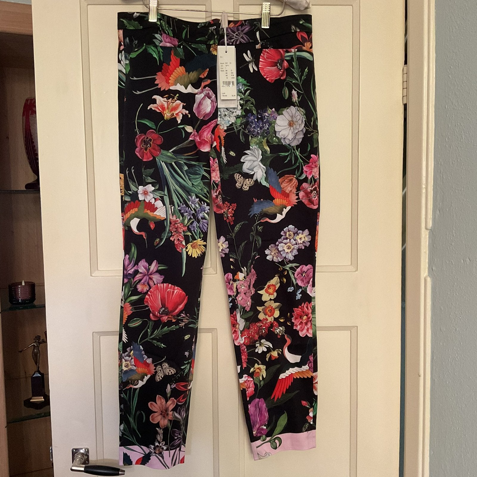 PRACHTIGE NIEUWE CAMBIO BROEK ZWART+BLOEM DESSIN MT 38, Kleding | Dames, Broeken en Pantalons, Maat 38/40 (M), Cambio, Zwart, Nieuw
