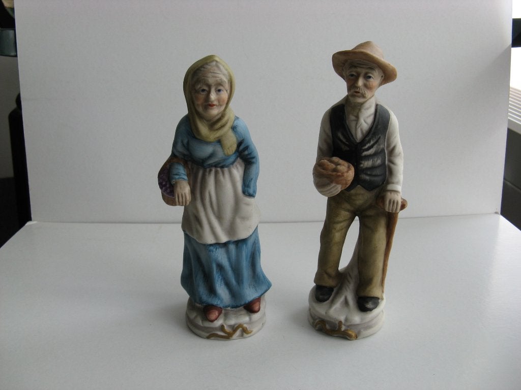 Oma en Opa met mandje en een grote Wortel in de hand, Ophalen of Verzenden