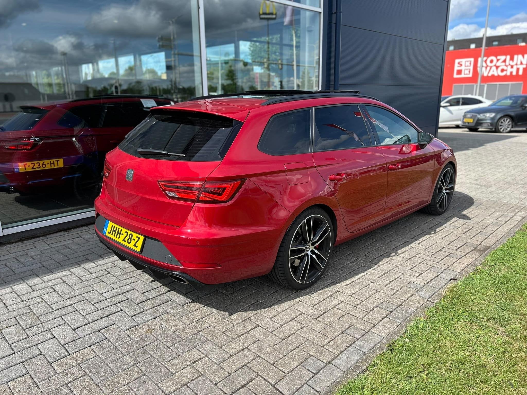 SEAT Leon ST 2.0 TSI 4DRIVE CUPRA |PANO|300PK|, Gebruikt, Euro 6, 4 cilinders, 1984 cc