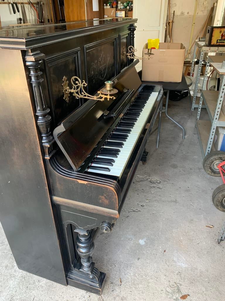 Klassieke piano gratis ophalen iin Raamsdonksveer!!, Muziek en Instrumenten, Ophalen of Verzenden, Zo goed als nieuw