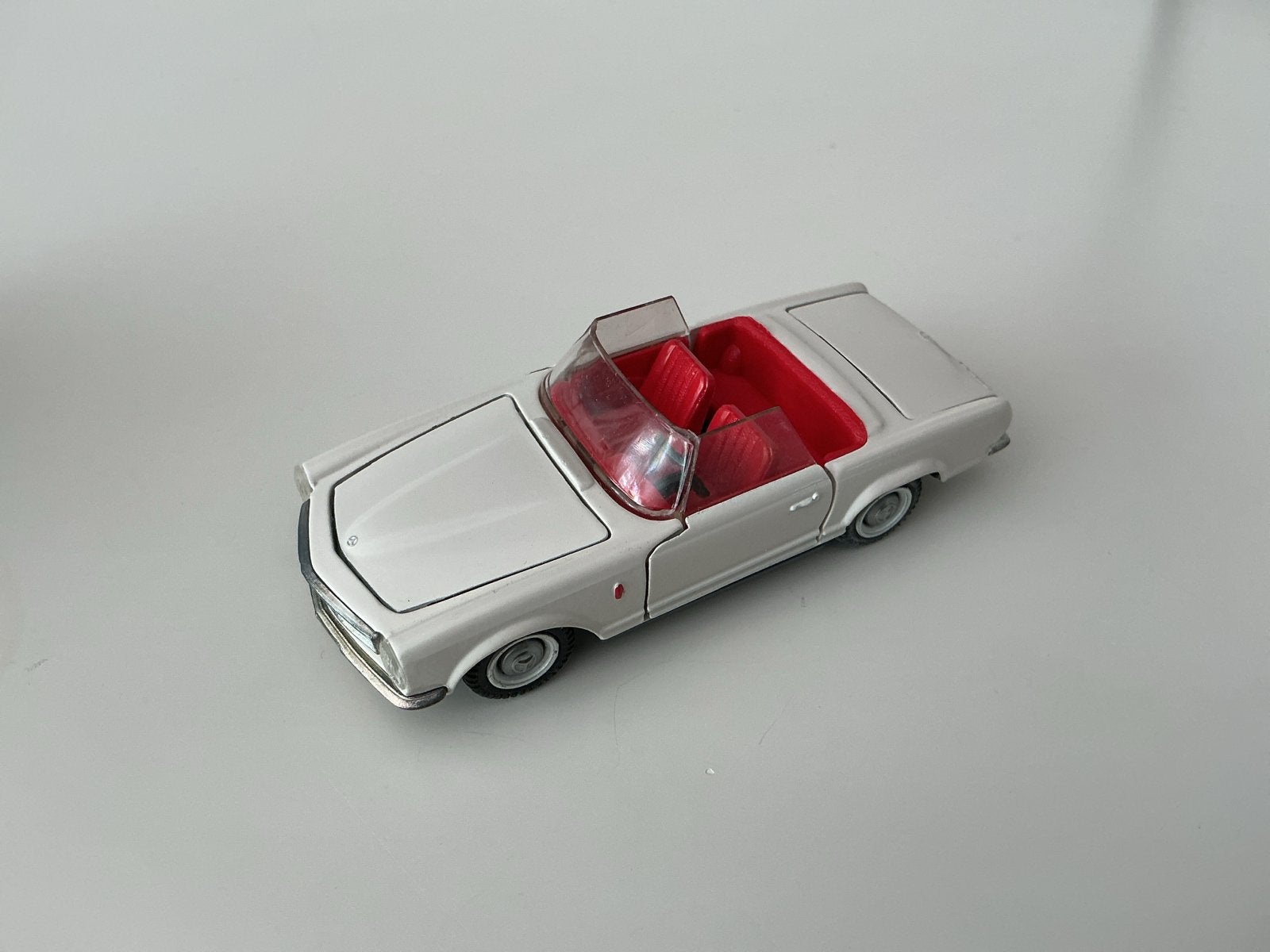 Tekno Mercedes-Benz 230 SL modelauto - Wit met rood interieu, Overige merken, Auto, 1:32 tot 1:50, Nieuw