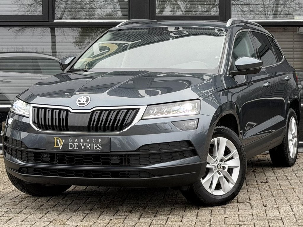 Skoda Karoq 1.5 TSI ACT Style Business DSG ACC CarPlay Keyle, Auto's, Skoda, Stof, Zwart, 4 cilinders, 150 pk
