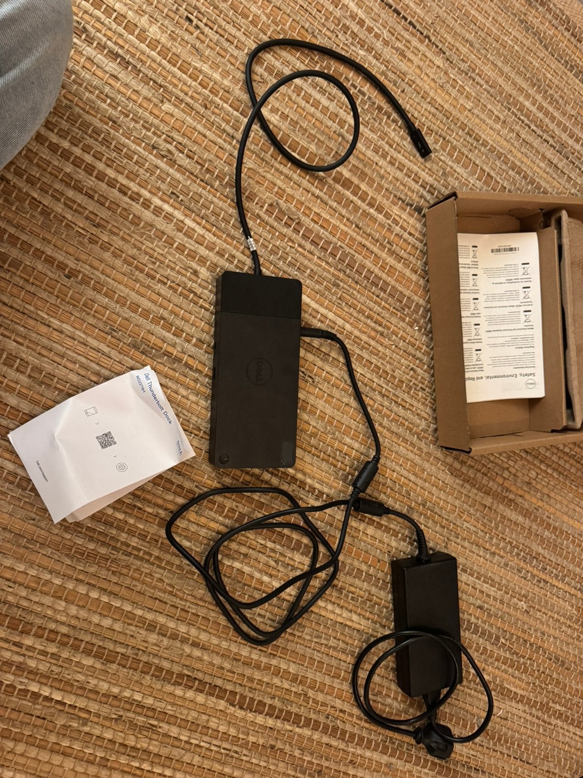 Nieuw Dell WD22TB4 Thunderbolt 4 Docking Station180W Adapter, Computers en Software, Ophalen of Verzenden, Nieuw, Bedraad