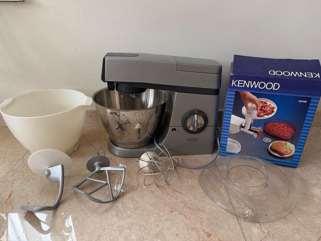 Kenwood Chef Classic keukenmachine + accessoires, Witgoed en Apparatuur, Keukenmixers, 4 liter of meer, Ophalen, Gebruikt, 3 snelheden of meer