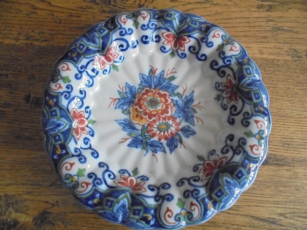 MAKKUM  gekleurde bord, Antiek en Kunst, Antiek | Keramiek en Aardewerk, Ophalen of Verzenden