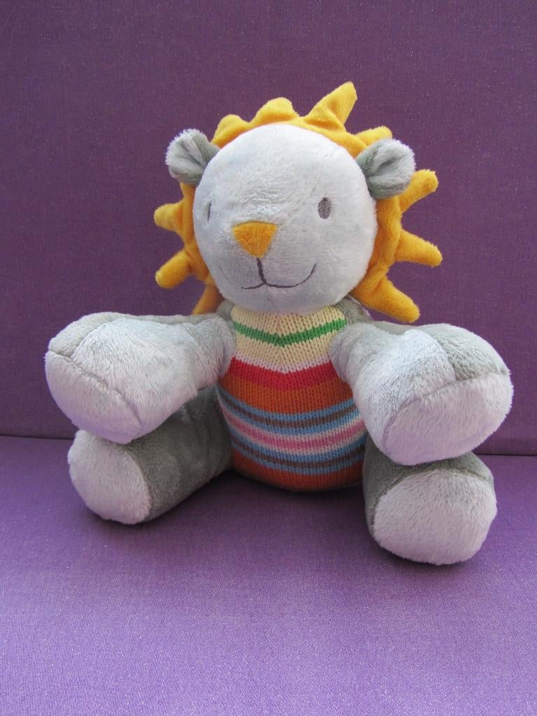 HAPPY HORSE Knuffel LEEUW. 22 CM ZITTEND **Nieuw**, Happy Horse, Nieuw, Ophalen of Verzenden, Middelgroot (20 tot 80 cm)