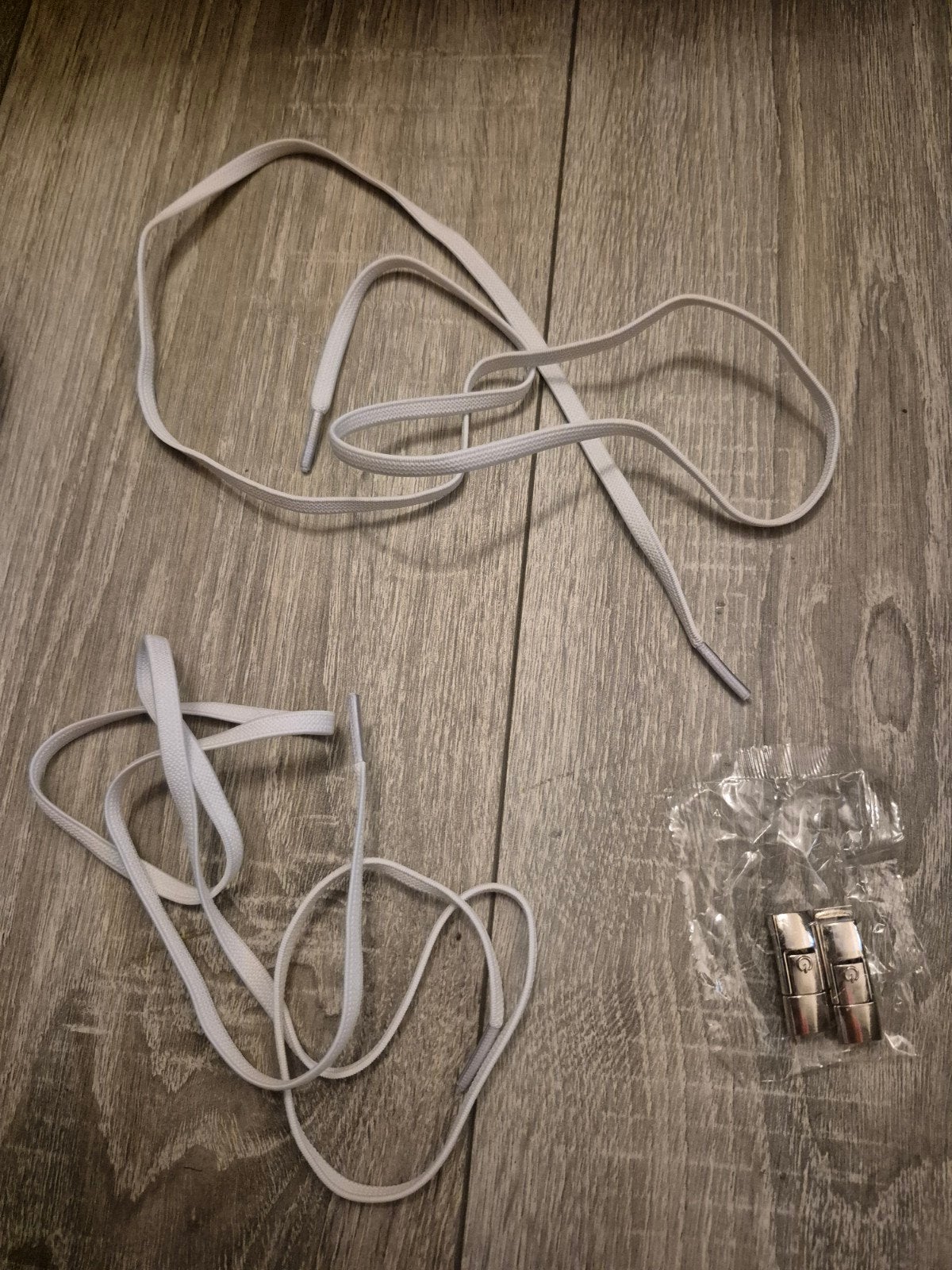 Witte veters met metalen sluitingen, Ophalen of Verzenden