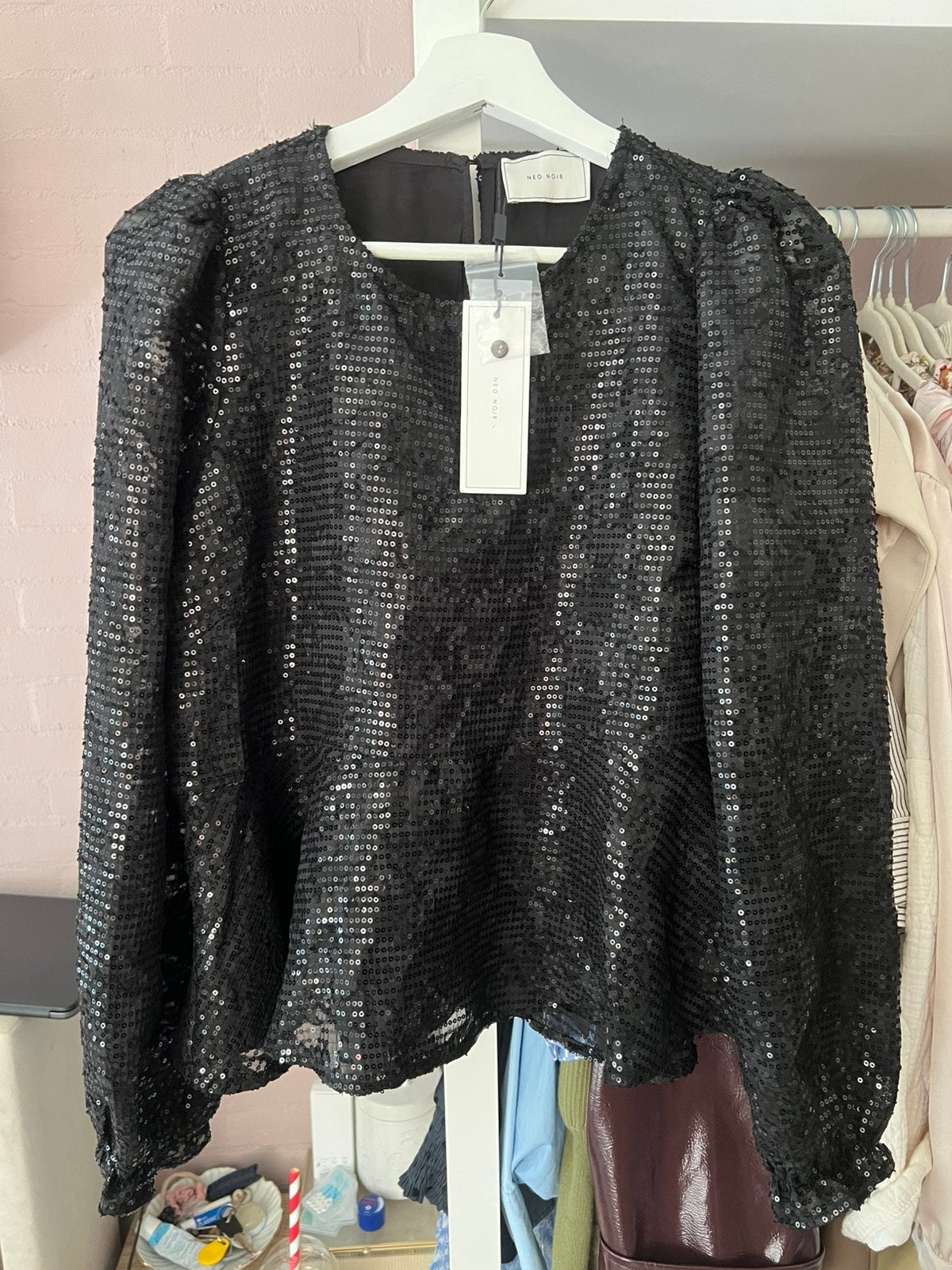 Nieuwe zwarte pailletten blouse maat S Neo Noir, Kleding | Dames, Blouses en Tunieken, Verzenden, Nieuw, Maat 36 (S), Zwart