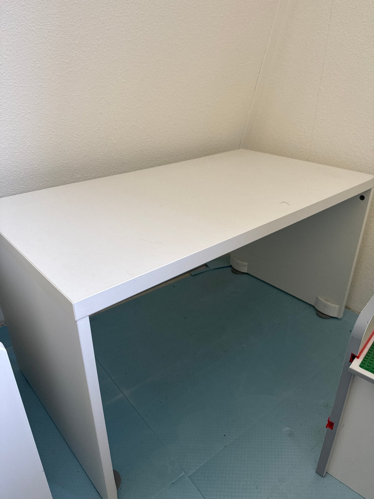 2x ikea kinder bureau - 1x met opberg ruimte (gebruikt), Ophalen, Opbergruimte, Gebruikt, Spaanplaat of MDF