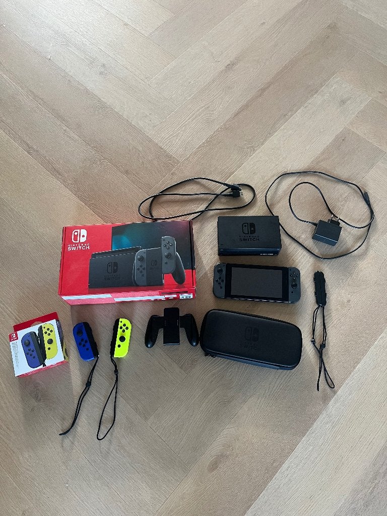 Nintendo Switch compleet + extra Joy-Cons, Ophalen, Gebruikt, Met 3 controllers of meer, Switch Original
