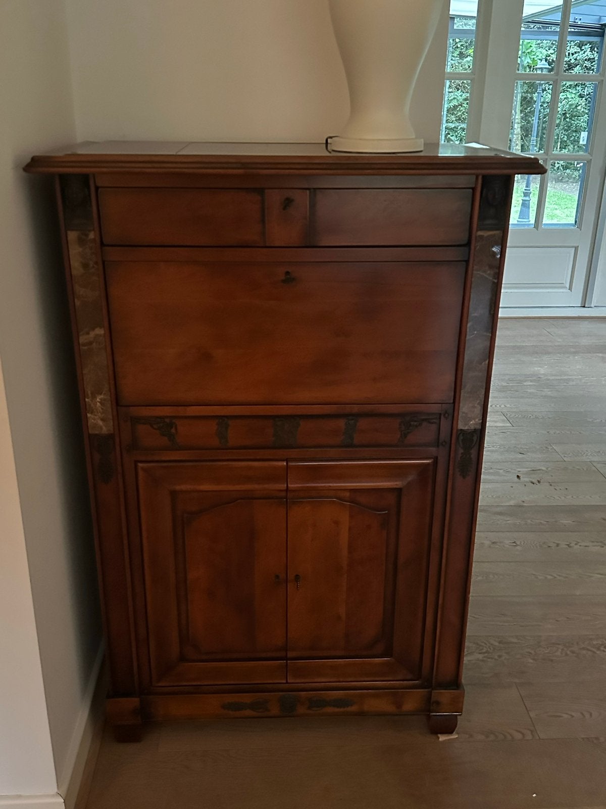 Antieke secretaire met marmeren accenten, Ophalen