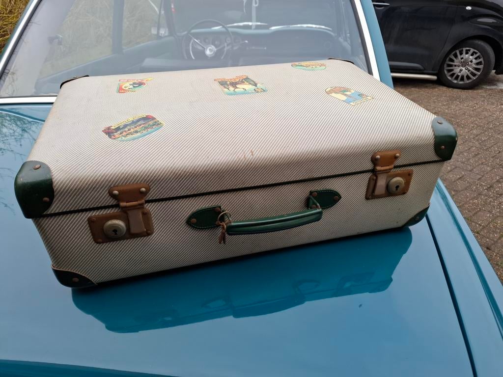 Mooie oude koffer met sleutels, Gebruikt, Hard kunststof, Minder dan 50 cm, Ophalen of Verzenden