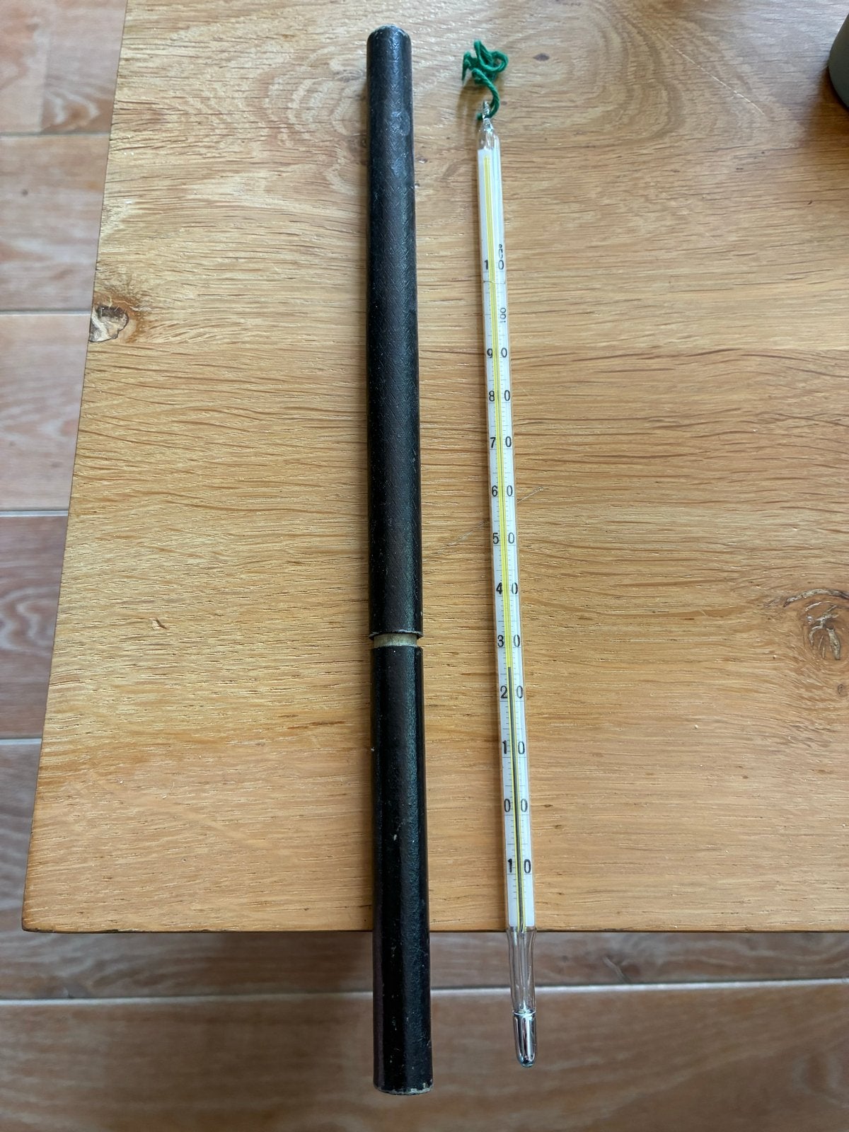 Vintage glazen thermometer met beschermhoes, Gebruikt, Overige typen, Glas, Ophalen of Verzenden