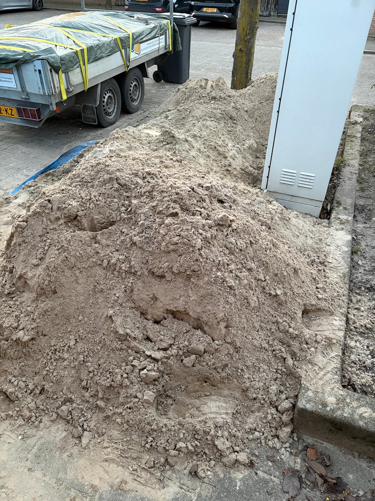 Ophoog/straatzand, gratis. Ongeveer 1,5m3, Ophalen, Zo goed als nieuw