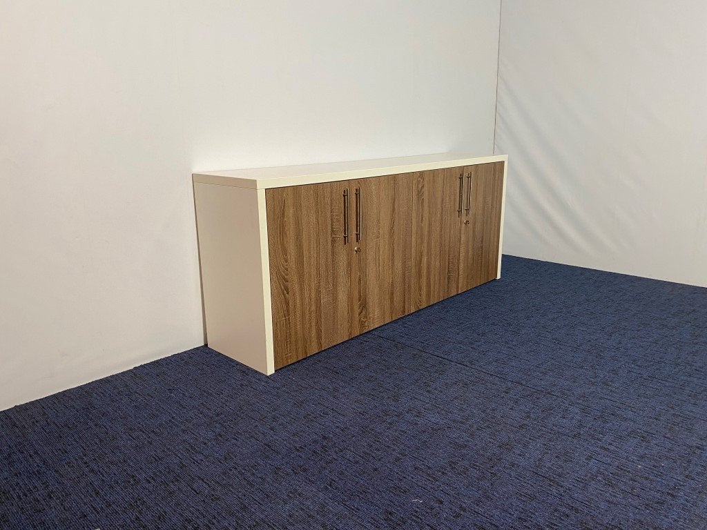 2 x Klapdeurkast, bruin eiken / wit, H 83 x B 200 x D 45 cm., Ophalen, Gebruikt