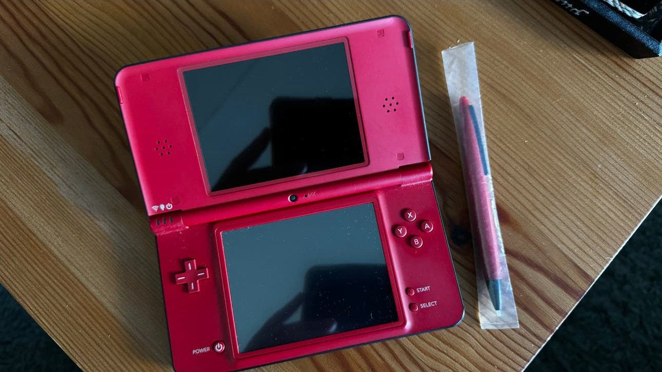 Nintendo DSi XL 25 jaar Super Mario Bros + 5 spellen, Dsi XL, Met games, Ophalen of Verzenden, Zo goed als nieuw