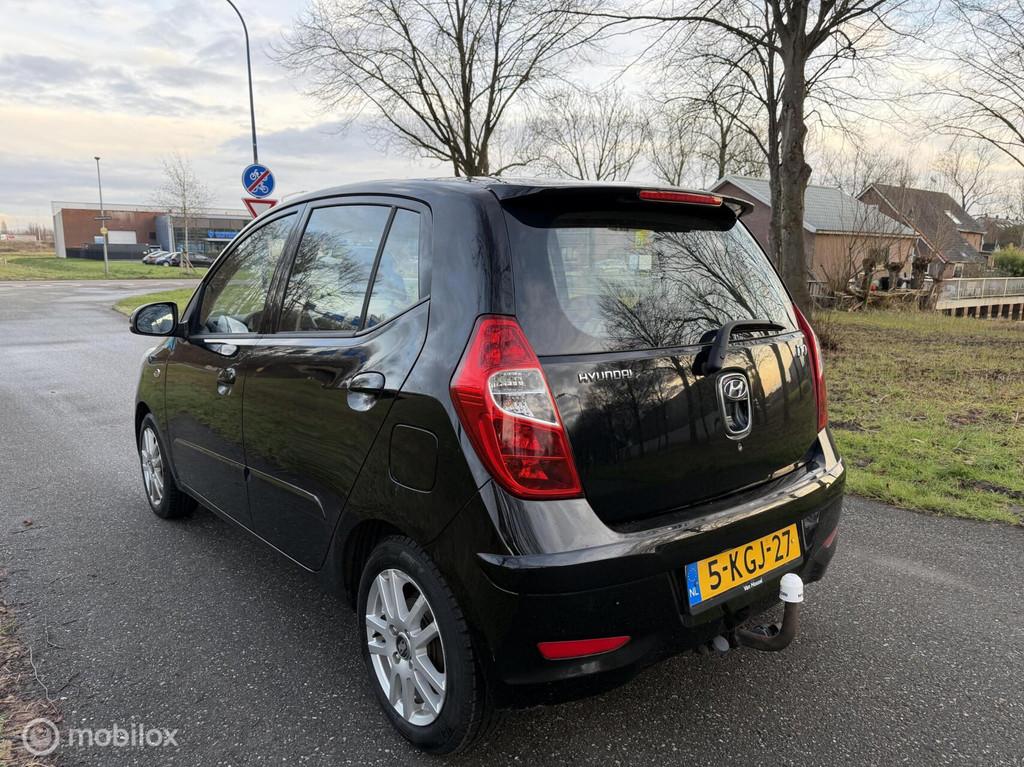 Hyundai i10 1.2 i-Drive Cool*NEW APK 02/27*AIRCO*TREKHAAK, Voorwielaandrijving, Euro 5, Gebruikt, 4 cilinders