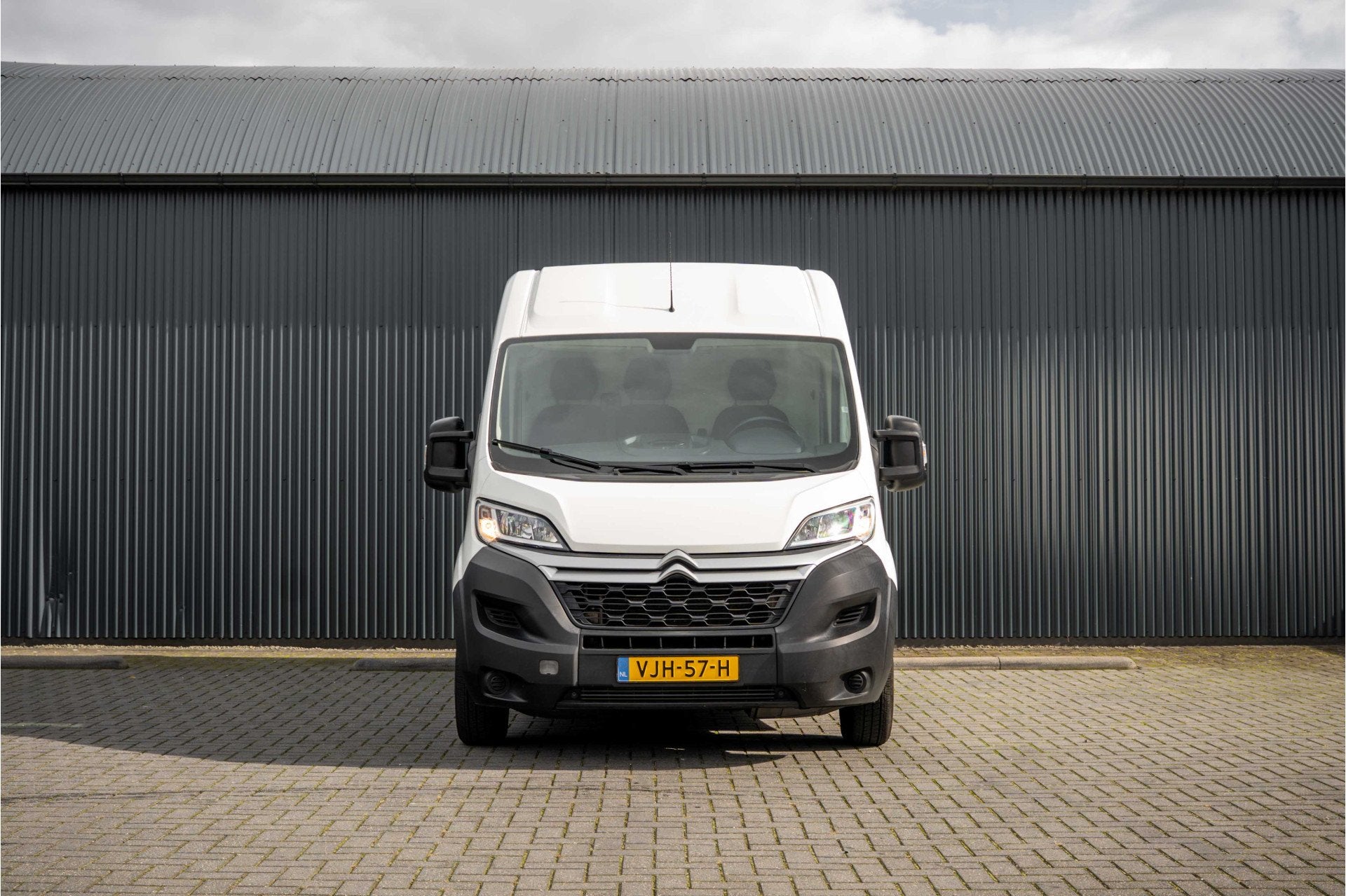 Citroën Jumper 2.2 BlueHDi 140 L2H2 | Camera | Cruise | 1e, Auto's, Voorwielaandrijving, Stof, Gebruikt, 4 cilinders