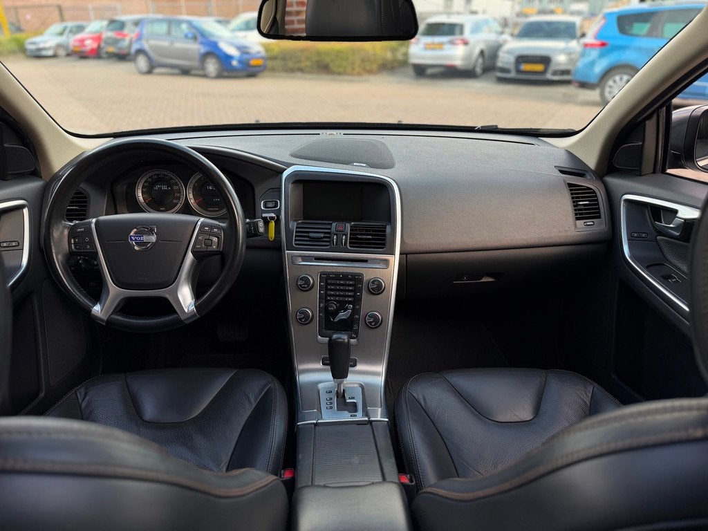 Volvo XC60 3.0 T6 AWD 4x4 305PK Momentum Automaat Panorama D, Automaat, Euro 5, Gebruikt, 1738 kg