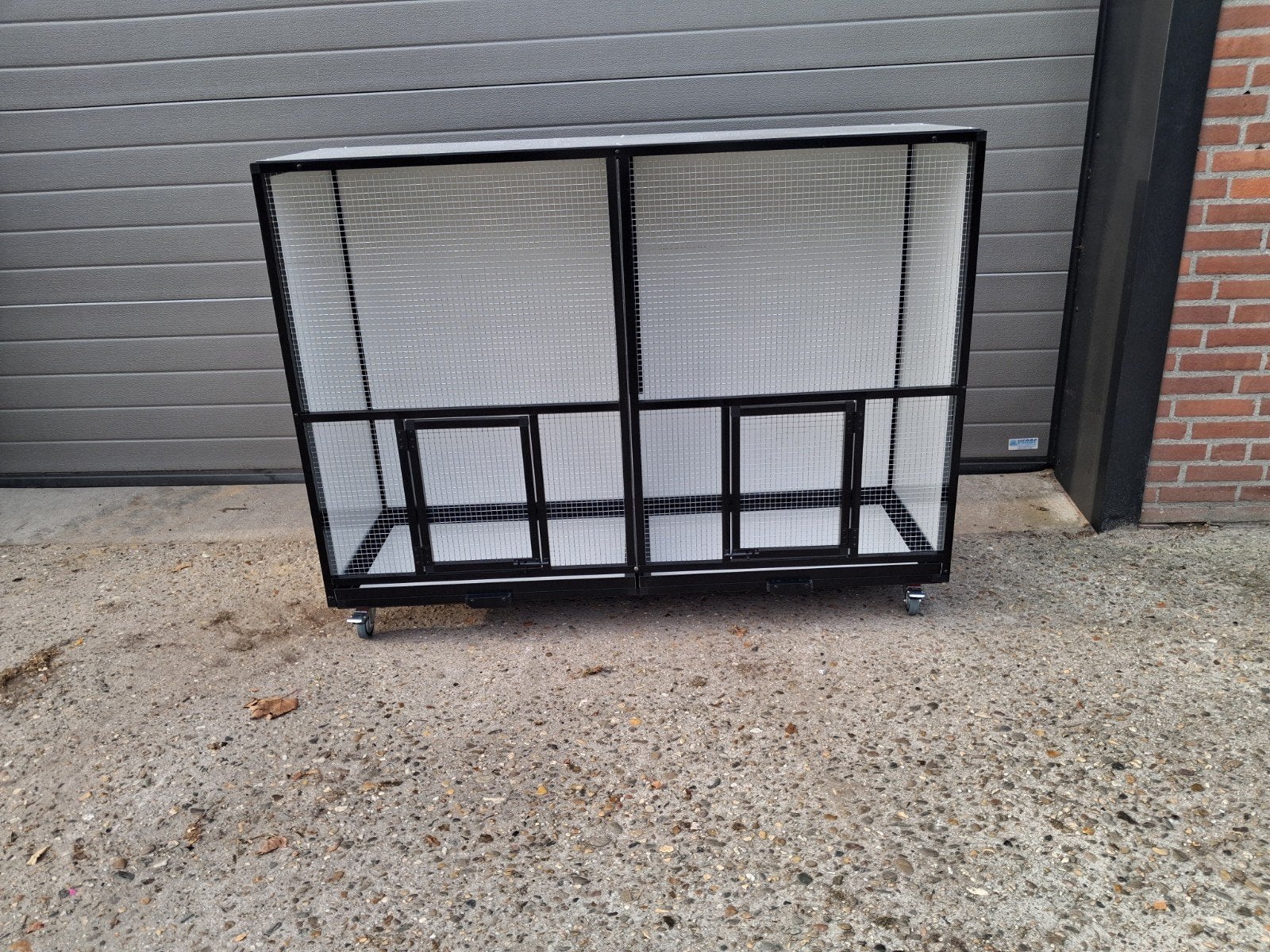 prachtige nieuwe zwarte aluminium  2 delige vluchtkooi, Ophalen, Nieuw, Aluminium, Volière