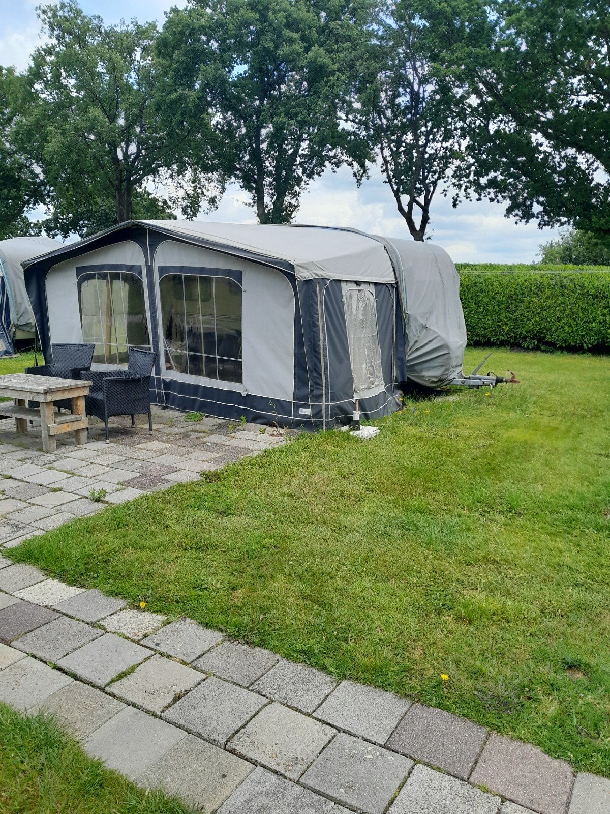 Caravan te huur plus Woonadres.