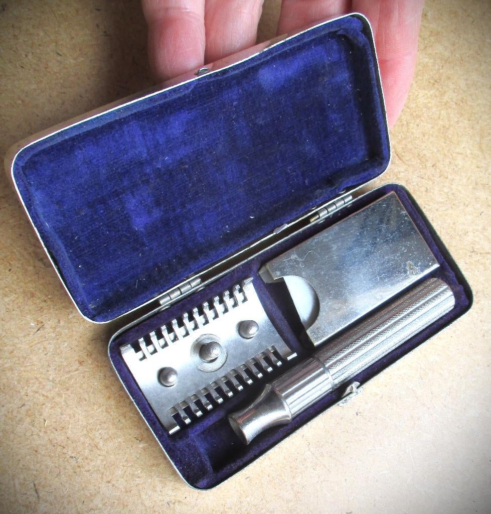 Zilver kleur Scheermes doosje~Antiek Scheersetje in origine, Antiek en Kunst, Ophalen of Verzenden