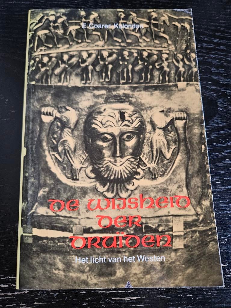 De Wijsheid der Druïden - E. Coarer-Kalondan, Gelezen, Spiritualiteit algemeen, Ophalen of Verzenden, Achtergrond en Informatie