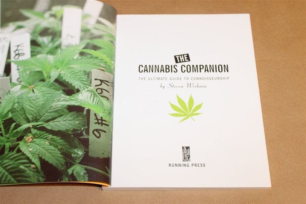 The Cannabis Companion — Gids voor Liefhebbers, Ophalen of Verzenden, Zo goed als nieuw