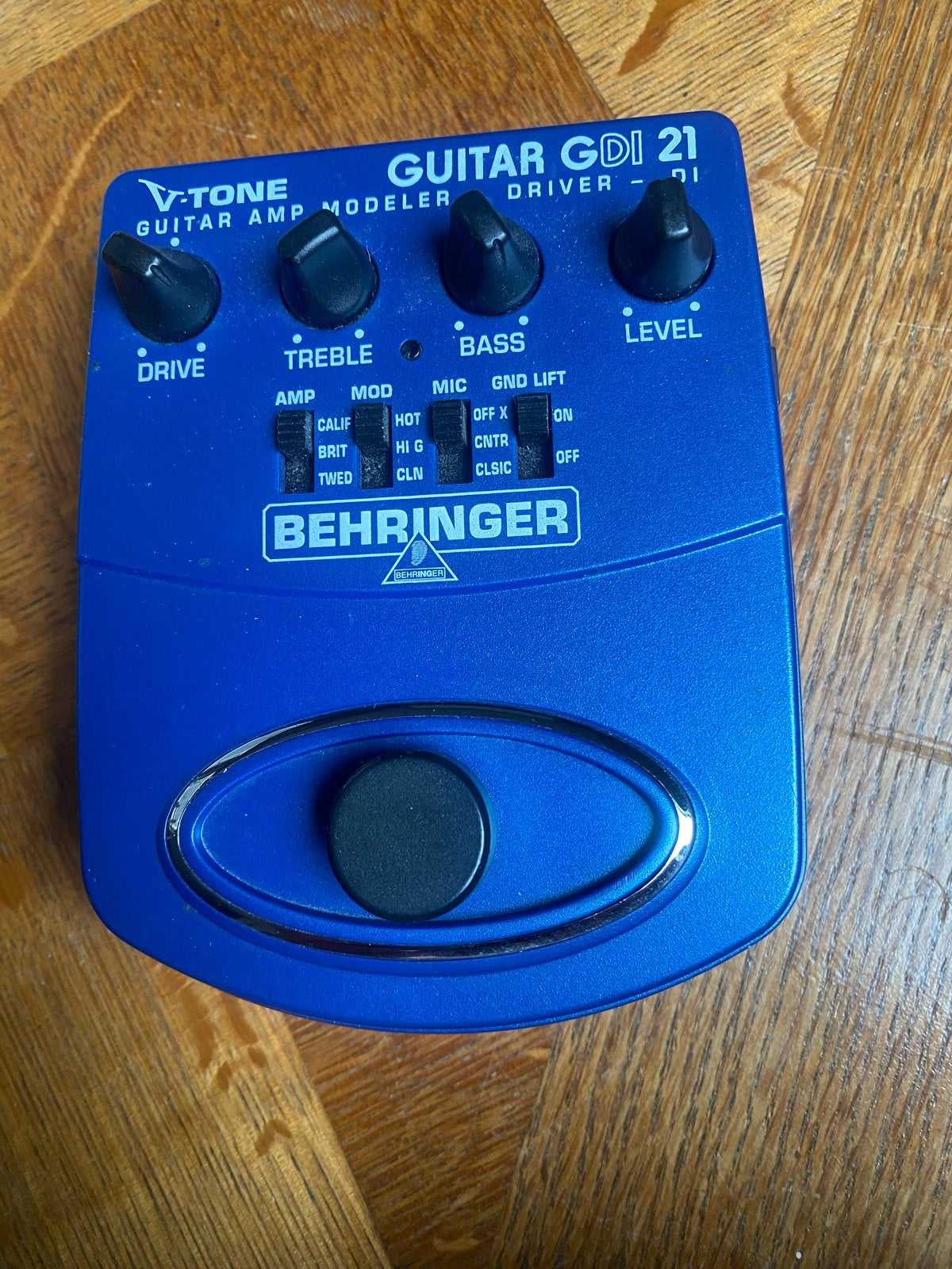 Behringer V-Tone Guitar GDI21 Amp Modeler/DI Box, Muziek en Instrumenten, Ophalen of Verzenden, Gebruikt, Distortion, Overdrive of Fuzz
