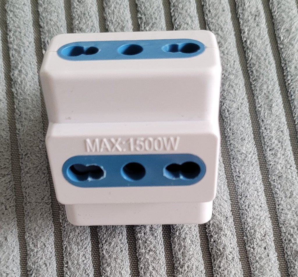 Stopcontact - adapter, 3 Italiaanse stopcontacten 10A, Doe-het-zelf en Verbouw, Ophalen of Verzenden, Zo goed als nieuw, Overige merken