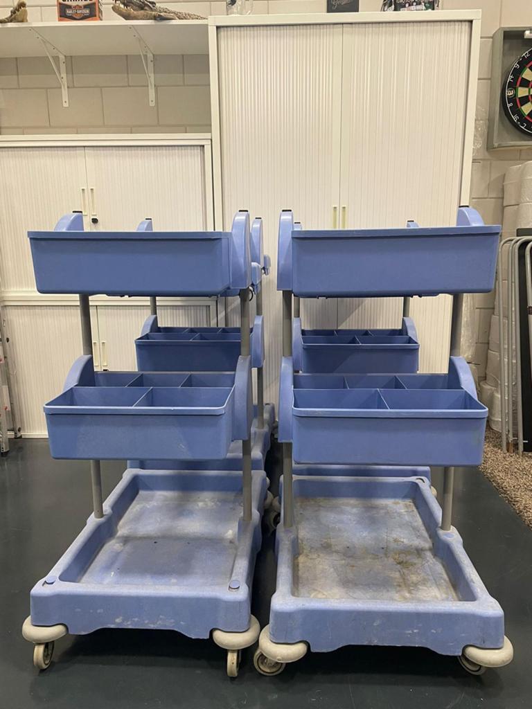 5 Schoonmaakkarren numatic, Ophalen