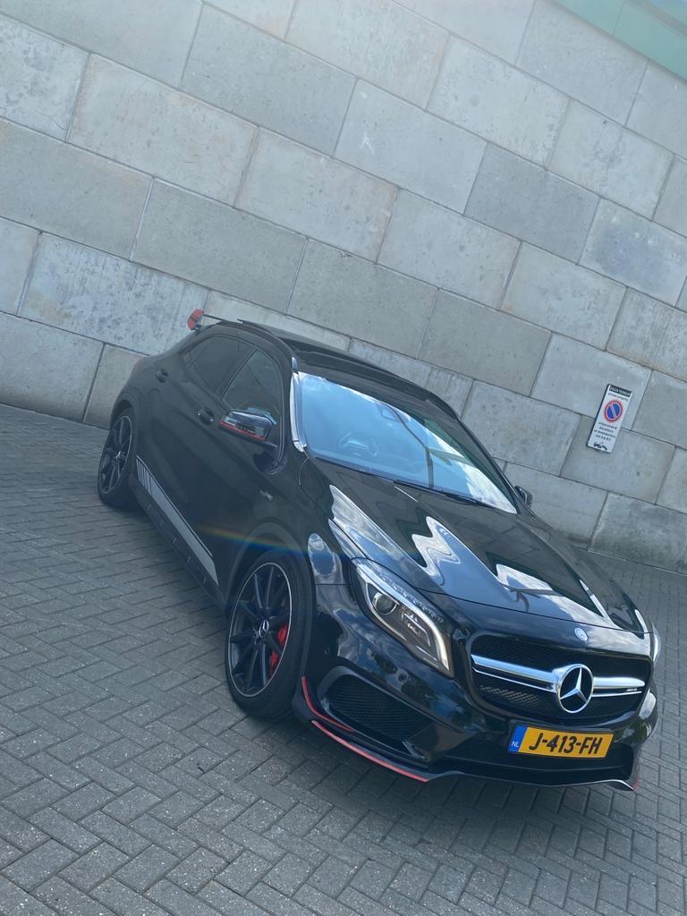 Mercedes-Benz GLA 45 AMG 381pk 7G-DCT 4Matic 2017 Zwart, Auto's, Mercedes-Benz, Automaat, Zwart, 4 cilinders, Zwart