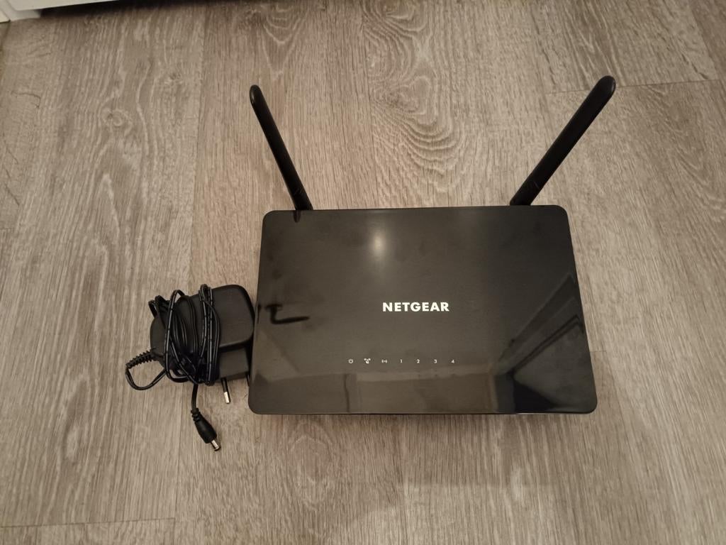 2x Netgear WAC104 access point / switch, Ophalen of Verzenden, Gebruikt, Netgear