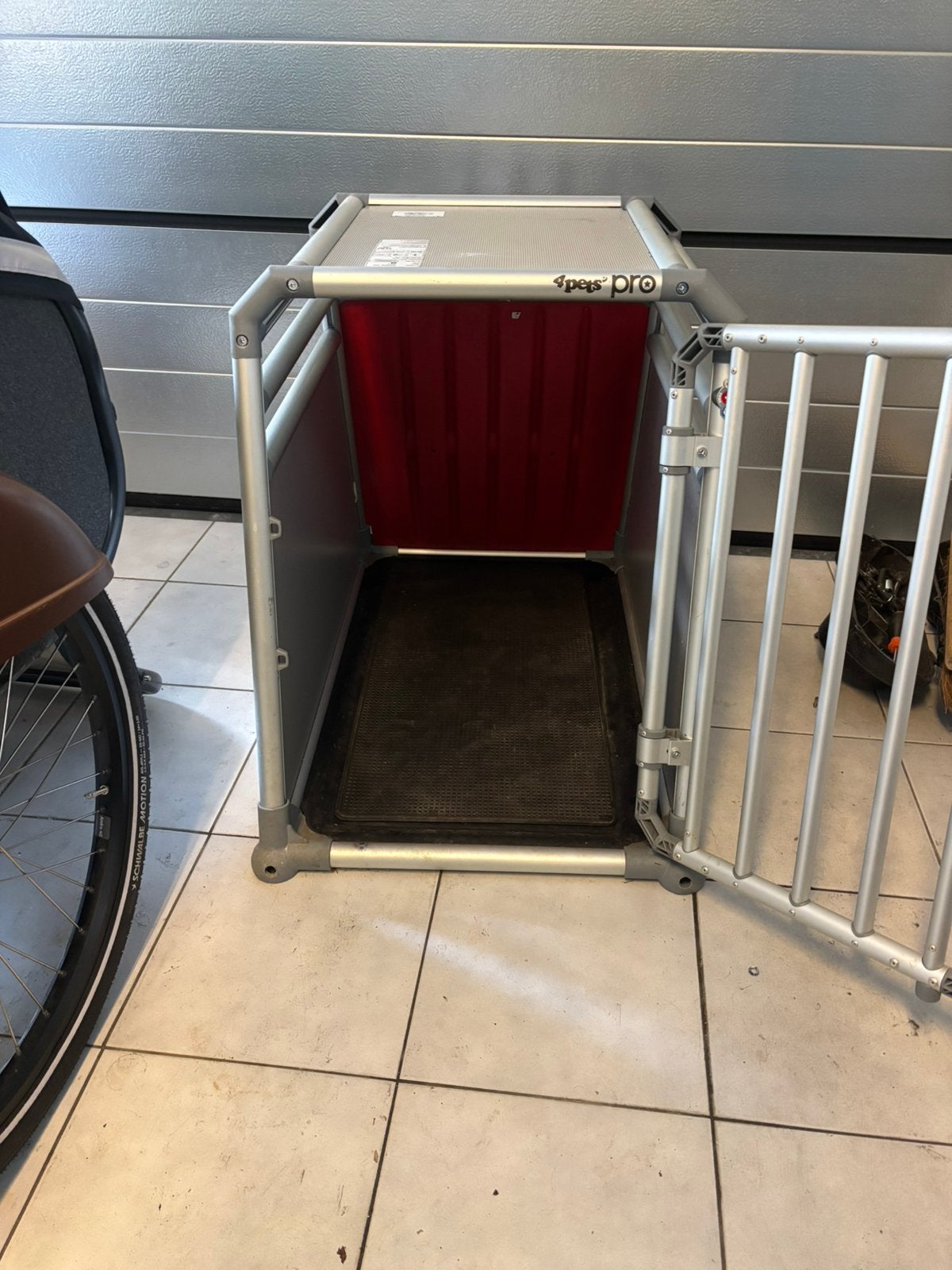 4pets PRO 2 Medium (M) Autobench, Ophalen, Zo goed als nieuw