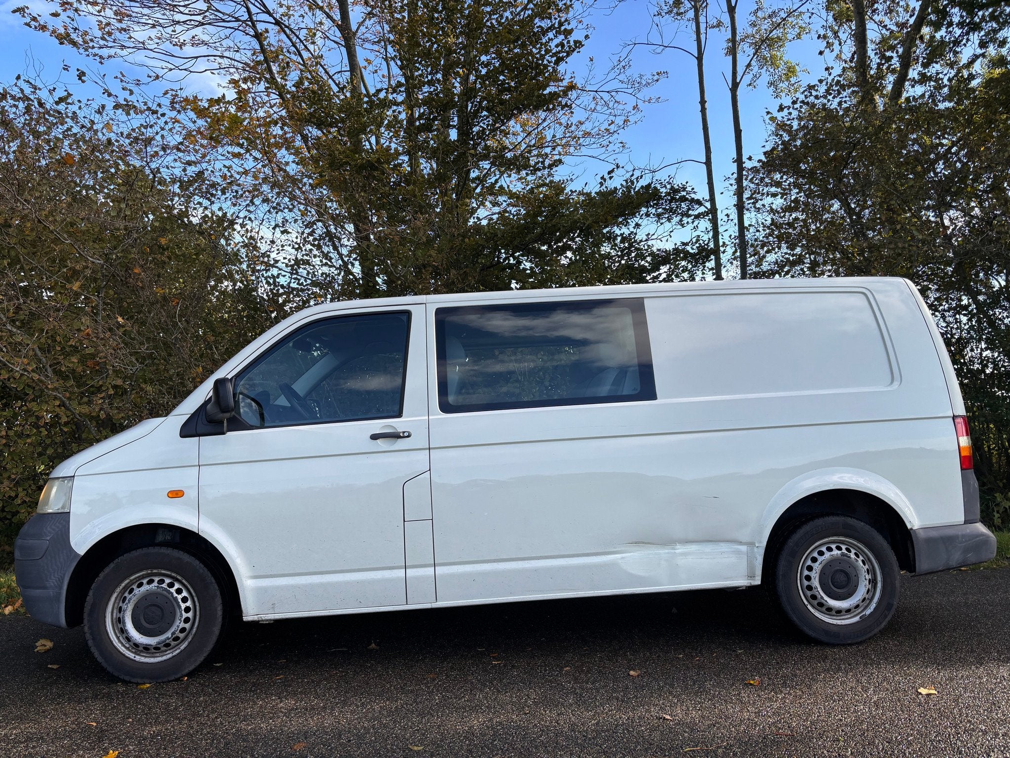 Volkswagen Transporter 1.9 TDI L2 DC 141.000KM NAP Trekhaak, Auto's, Gebruikt, 4 cilinders, Volkswagen, Wit