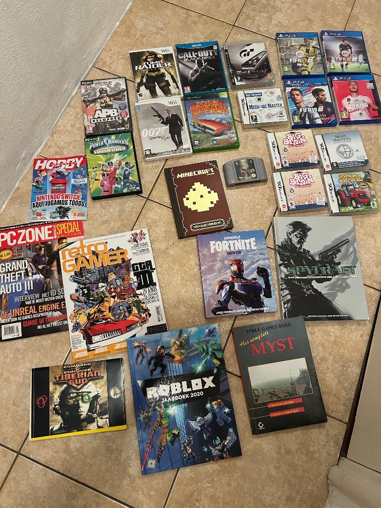 Grote partij vintage Games nintendo 64, Nds, wii u, Ps4, Gebruikt, Overige genres, Ophalen of Verzenden, Eén computer
