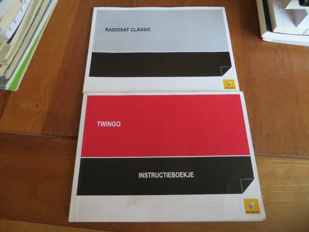 Instructieboek Renault Twingo 2011 + handleiding radio, Auto diversen, Ophalen of Verzenden