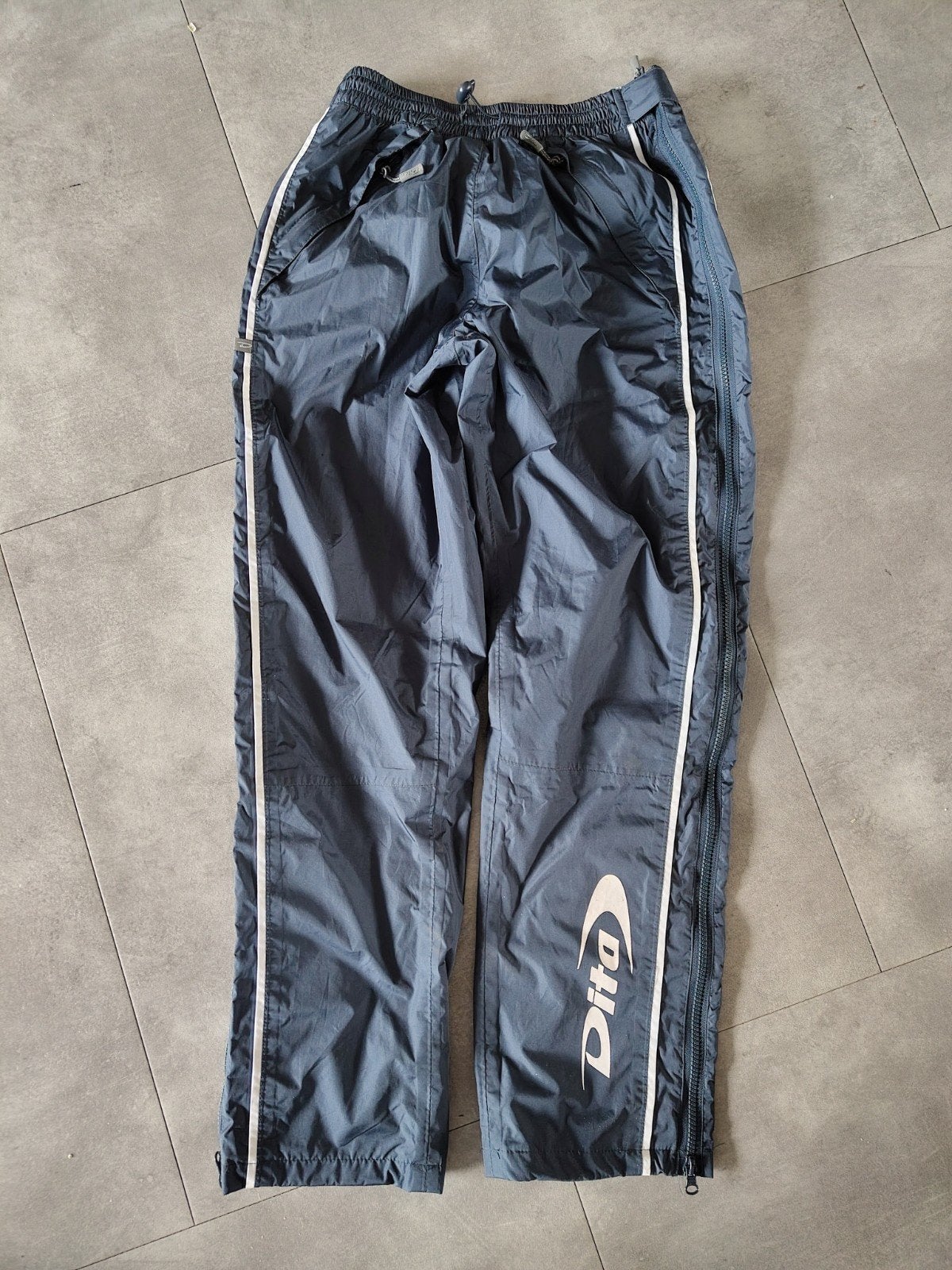 Dita regenbroek maat 164 met ritsen aan zijkanten, Jongen of Meisje, Ophalen of Verzenden, Zo goed als nieuw, Dita