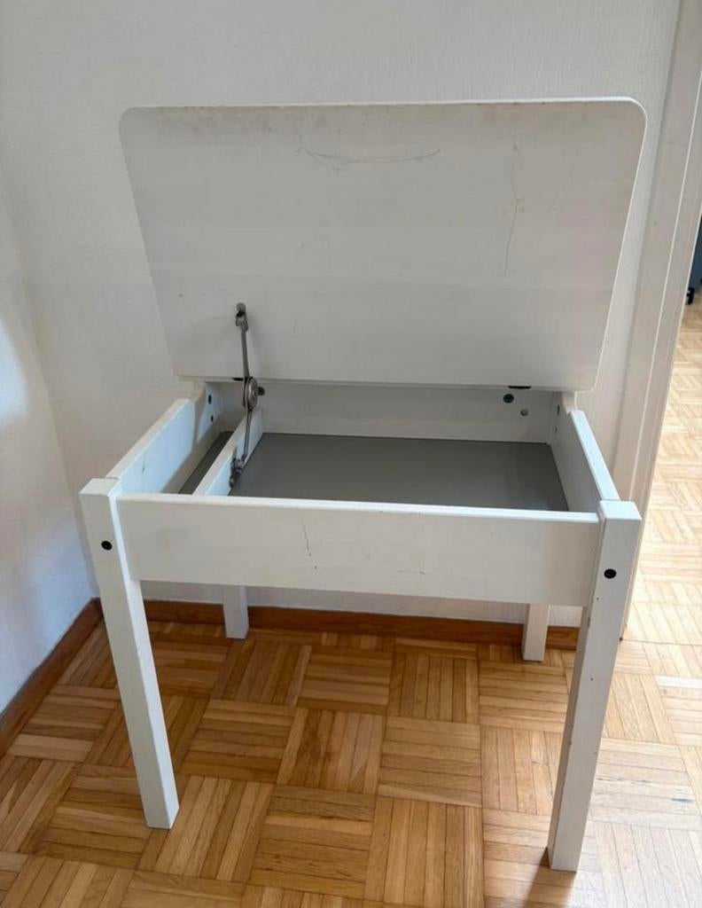 Kinderburo ikea, Ophalen, Zo goed als nieuw, Stoel(en)