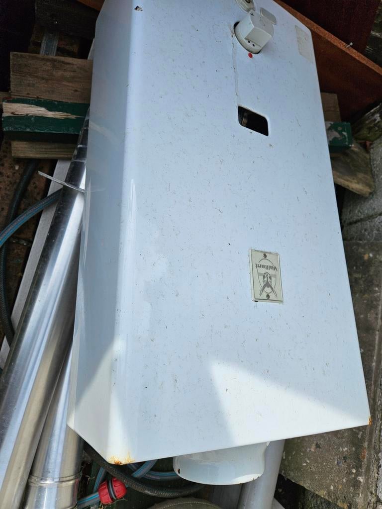 Vaillant Badgeiser voor onderdelen, Doe-het-zelf en Verbouw, Geisers en Boilers, Gebruikt, Geiser, Ophalen of Verzenden, Minder dan 20 liter