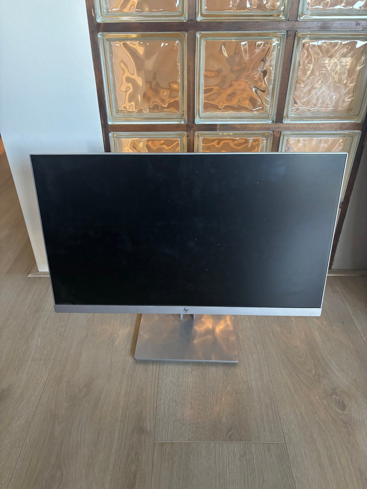 HP E243 Monitor - 24 inch Full HD IPS-scherm, Ophalen, HDMI, IPS, In hoogte verstelbaar