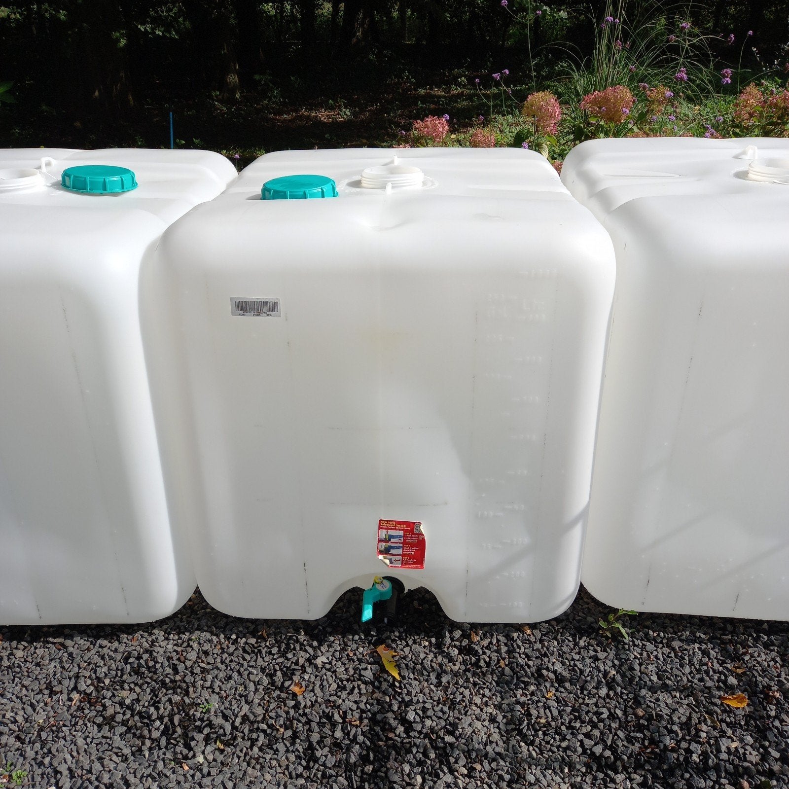 IBC 1000 liter vat (regenton) en metalen korf (kist), Tuin en Terras, 150 liter of meer, Ophalen, Gebruikt, Met kraantje