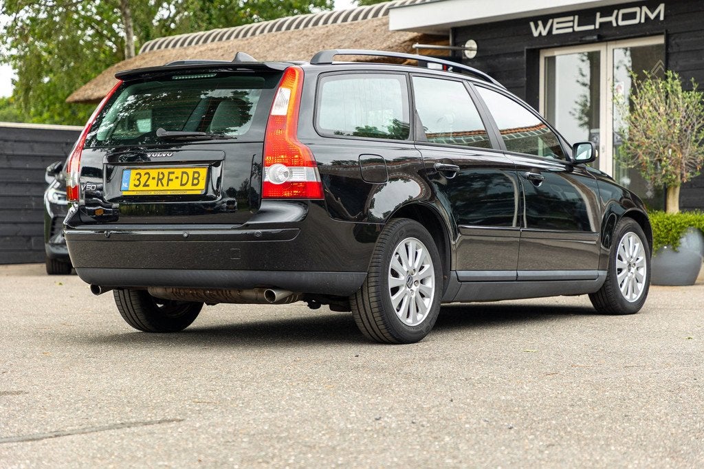 Volvo V50 2.5 T5 Summum Automaat I Leder I Memory I Parkeers, Auto's, Volvo, Gebruikt, Beige, 700 kg, 220 pk