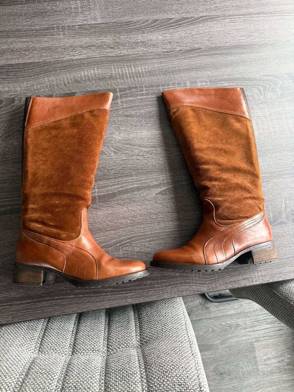 Puma hoge laarzen, bruin suède en leer maat 38 ZGAN, Kleding | Dames, Ophalen of Verzenden, Gedragen, Bruin, Hoge laarzen